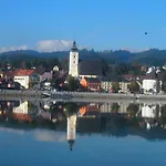 Zur Donaubruecke Gæstehus 3*
