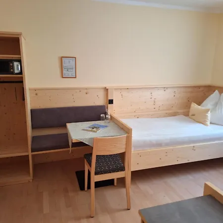 Zur Donaubruecke Ardagger Markt