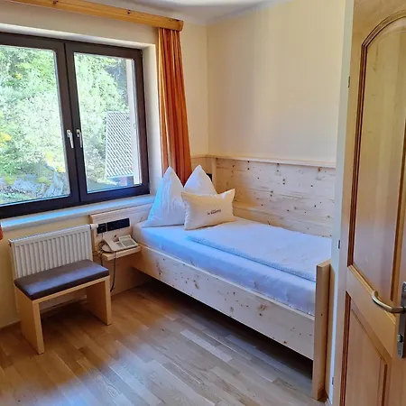 Guest house Zur Donaubruecke 3*