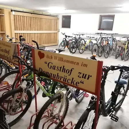 Zur Donaubruecke Ardagger Markt