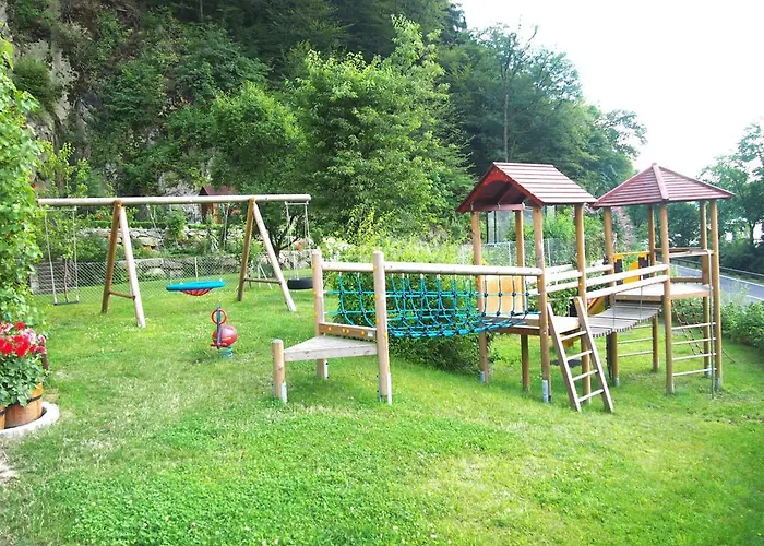 Zur Donaubruecke Guest house