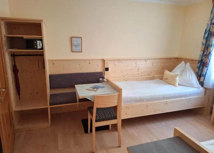 Zur Donaubruecke Ardagger Markt